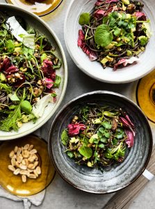 Einfach und erfrischende Soba-Nudeln