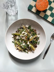 Edamame Spaghetti mit Feta und Kaki