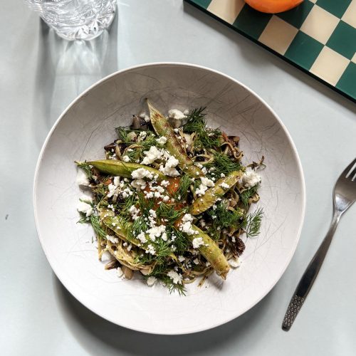 Edamame Spaghetti mit Feta und Khaki